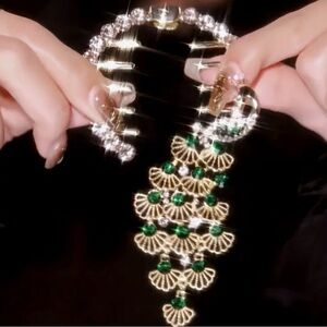 Gold and Green Filigree Hair Accessory with Vintage Charm